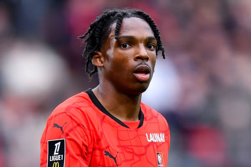 Jacquet sẽ giúp nâng cấp hàng thủ Chelsea